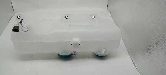 Ein guter Preis. Maschinerie-Teil-Behälter 1674916 für LKW-Kühlsystem für VOE1674916 Online